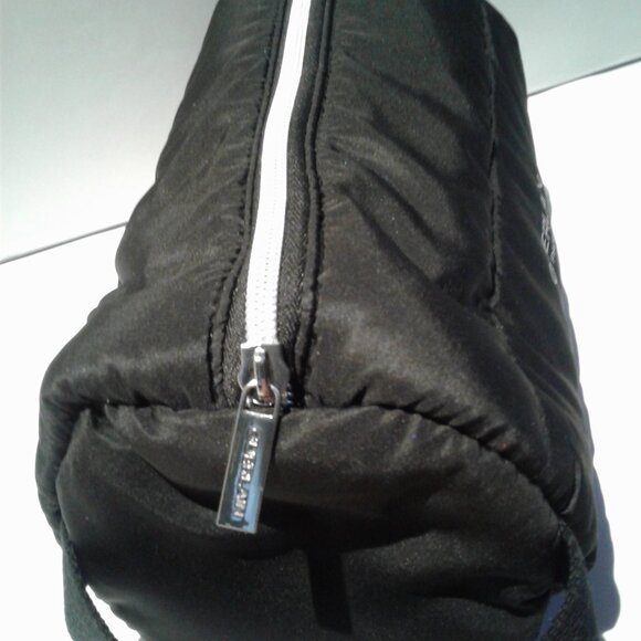 Guerlain- Fabric Cosmetic Makeup Bag in black with silver zipper and  logo- NEW - Picture 2 of 5